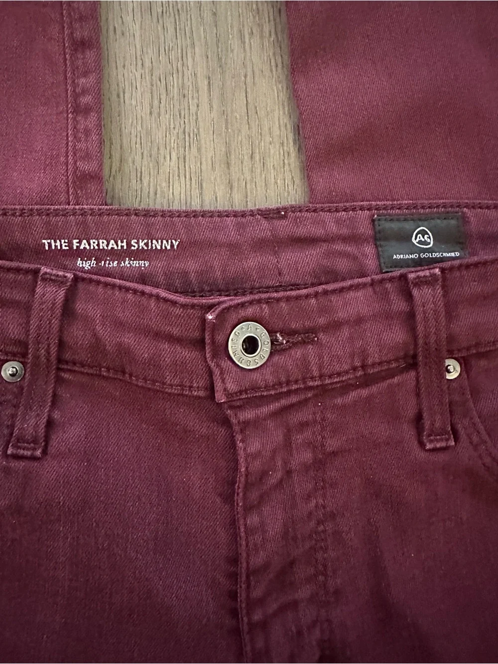 Ag Adriano Goldschmied Women's The Farrah Skinny High-Rise Skinny in a Size 30R